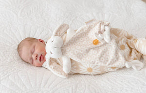Cuddle Bunny Comforter - Daisy Woven Kids 