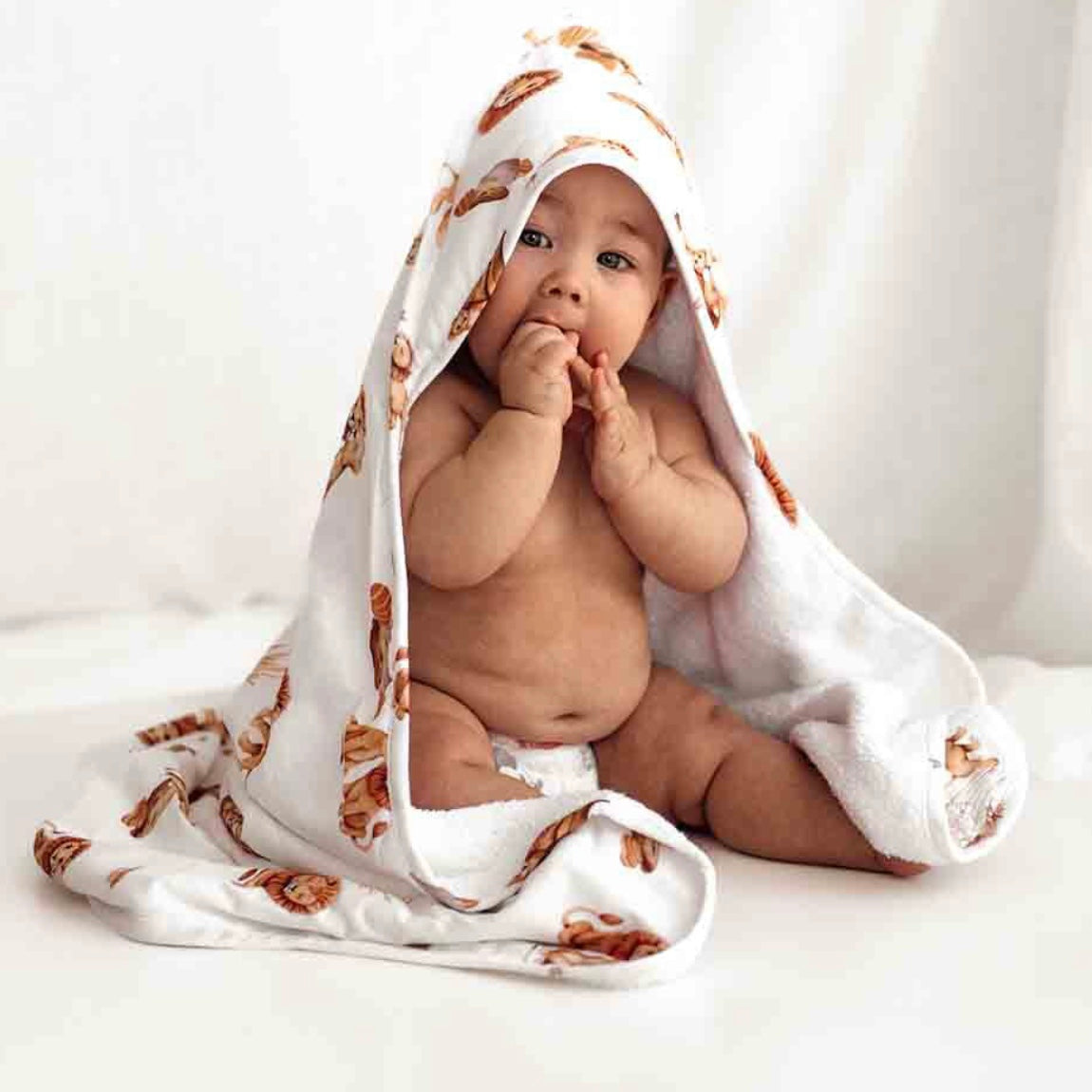 Lion Organic Hooded Baby Towel Snuggle Hunny 
