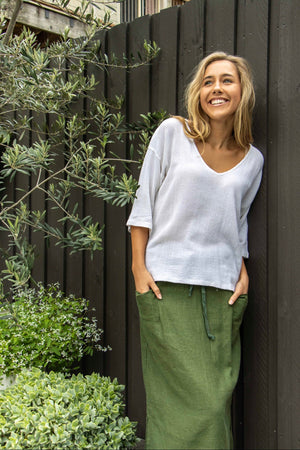 Evie Ramie V-Neck Top - Natural White Carbon the Label 
